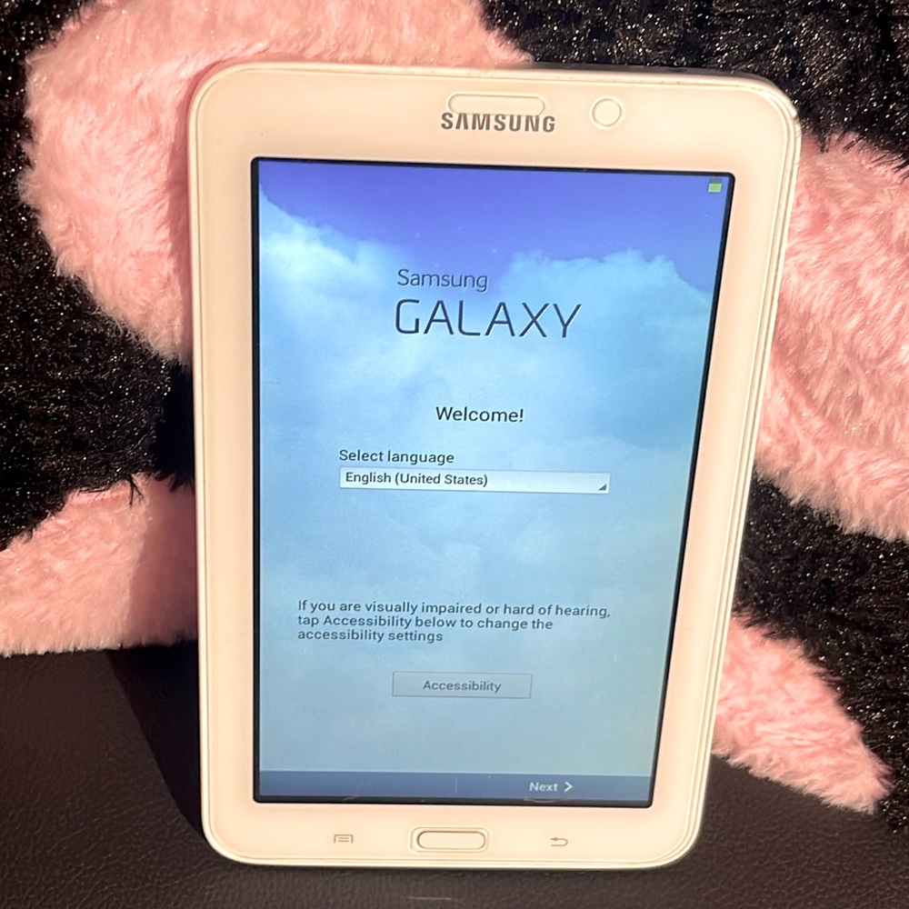 Samsung Galaxy Tab 3 lite SM – T110  8GB Wi-Fi 7inch white